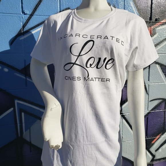 Unique T-shirts - Picture 3 of 3